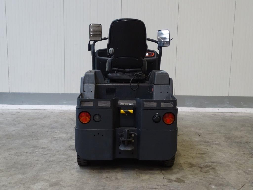 Tow tractor Linde P60: picture 5