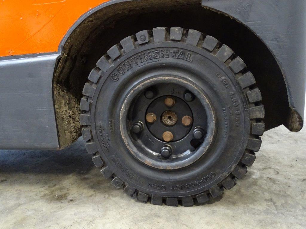 Tow tractor Linde P60: picture 8