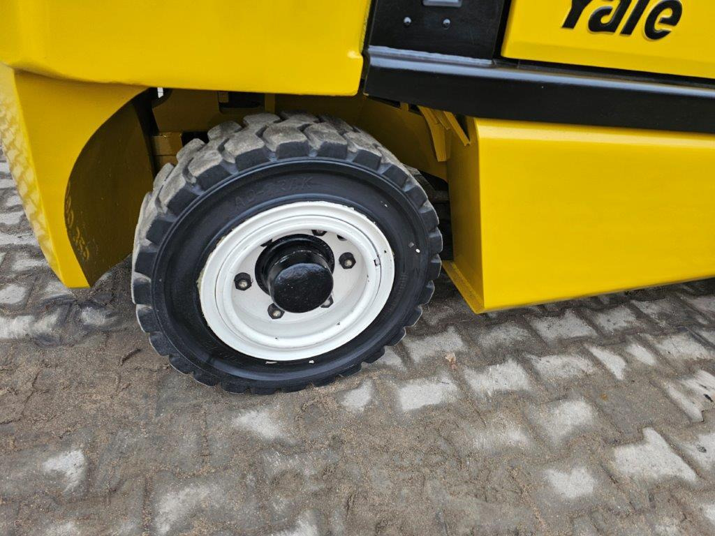 Diesel forklift Yale GDP40LF: picture 9