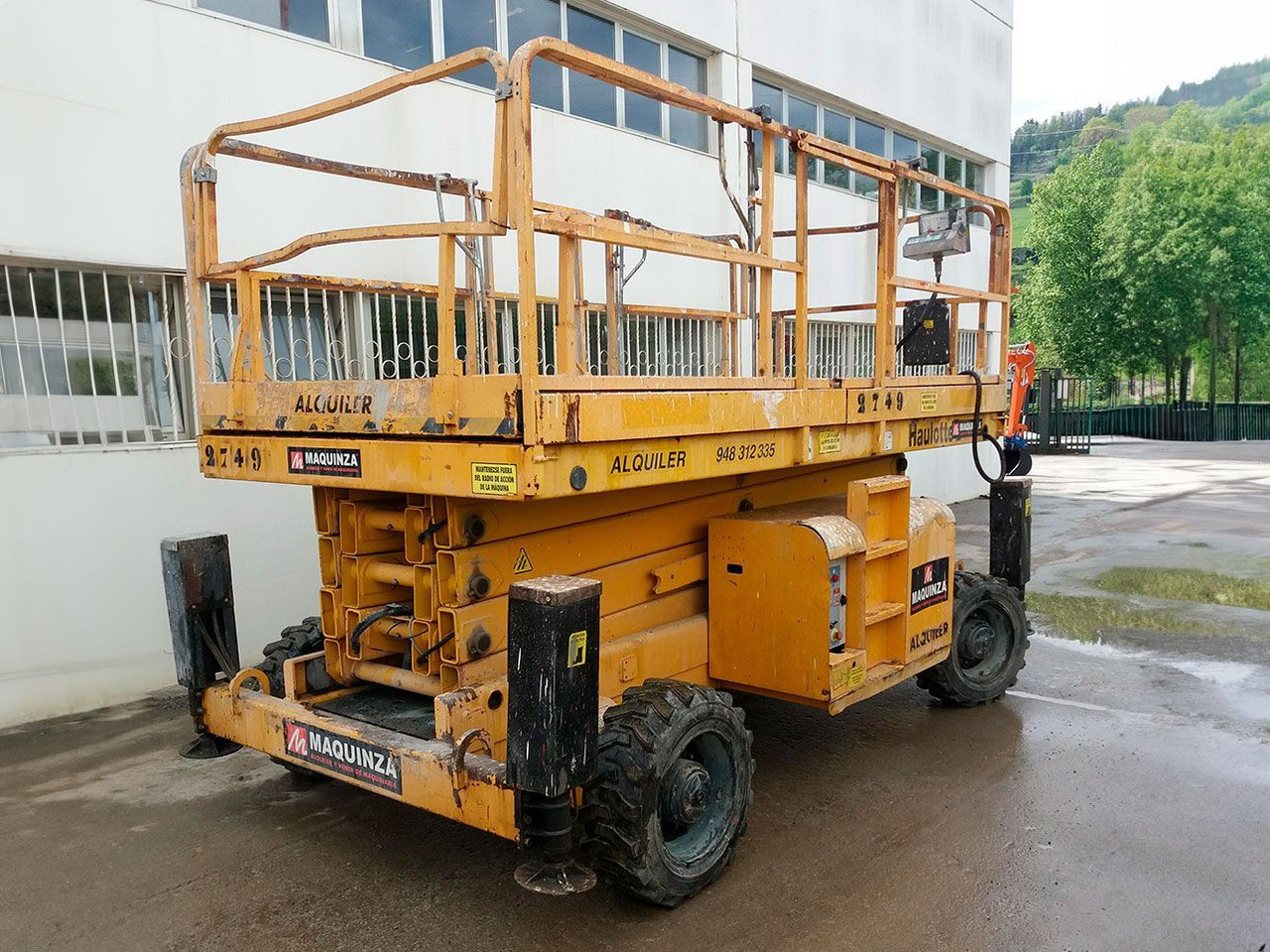 HAULOTTE H15SX - Scissor lift: picture 3 HAULOTTE H15SX - Scissor lift: picture 3