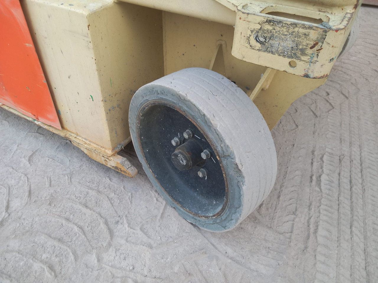 Scissor lift JLG 10RS: picture 17