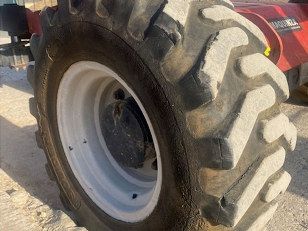 Leasing of  MANITOU 160ATJ EJE OSCILANTE MANITOU 160ATJ EJE OSCILANTE: picture 11