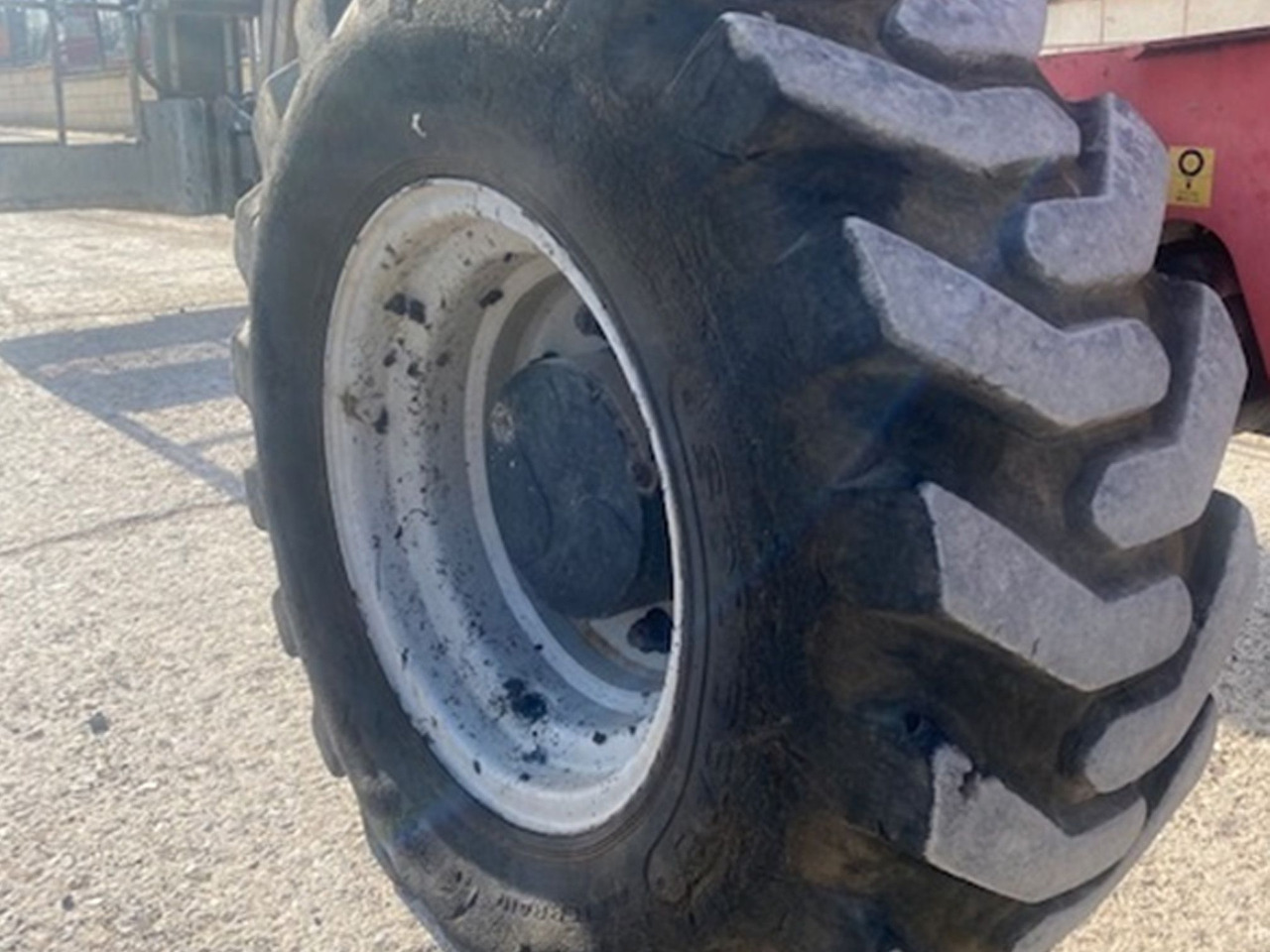 Leasing of  MANITOU 160ATJ EJE OSCILANTE MANITOU 160ATJ EJE OSCILANTE: picture 9