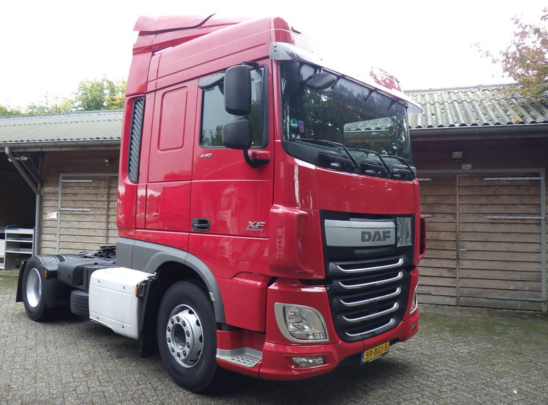 DAF XF 440 8 Tons vooras / Standairco / Standkachel - Tractor unit: picture 2 DAF XF 440 8 Tons vooras / Standairco / Standkachel - Tractor unit: picture 2