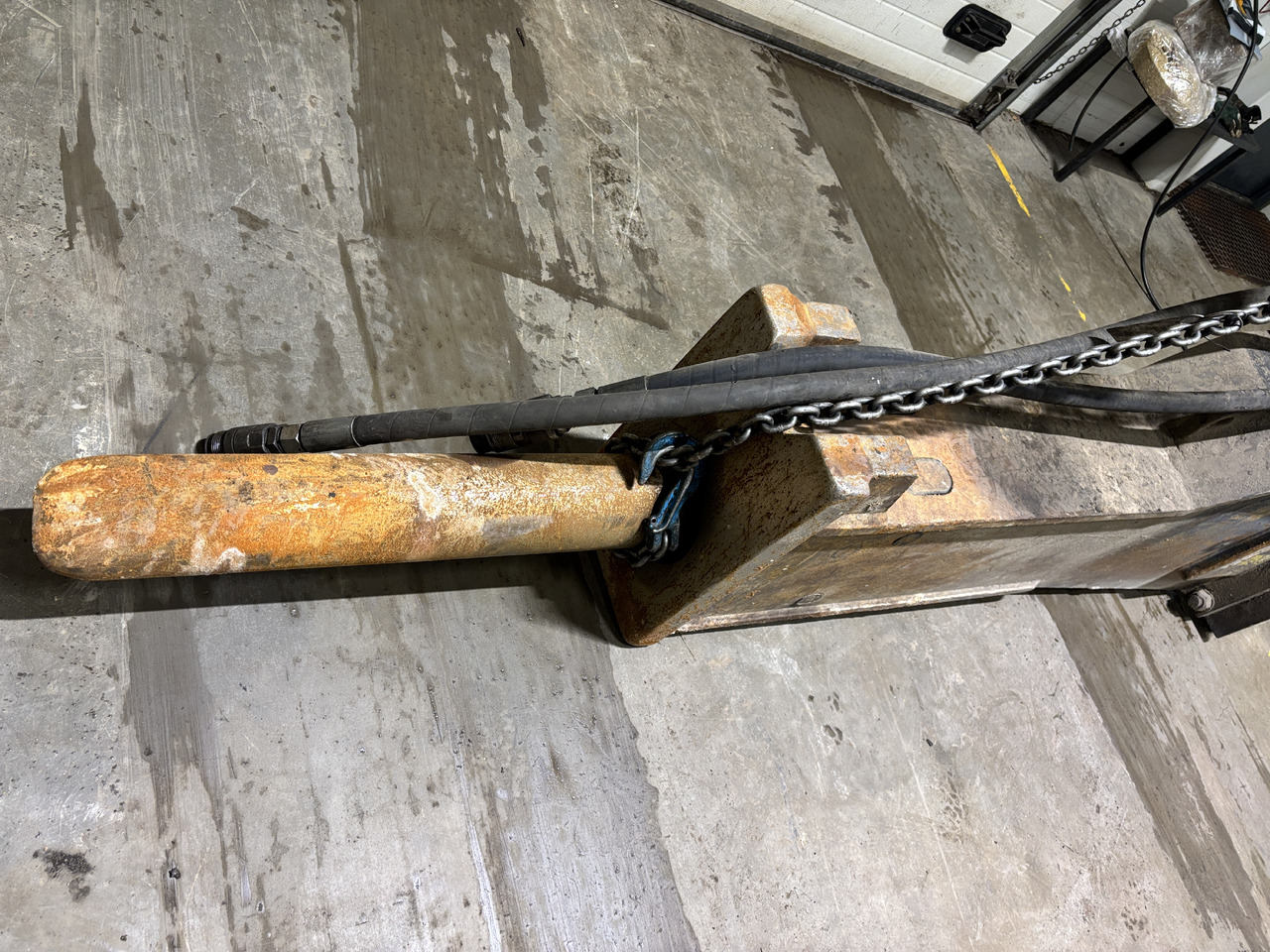 Atlas Copco MB1700 - Hydraulic hammer: picture 2 Atlas Copco MB1700 - Hydraulic hammer: picture 2