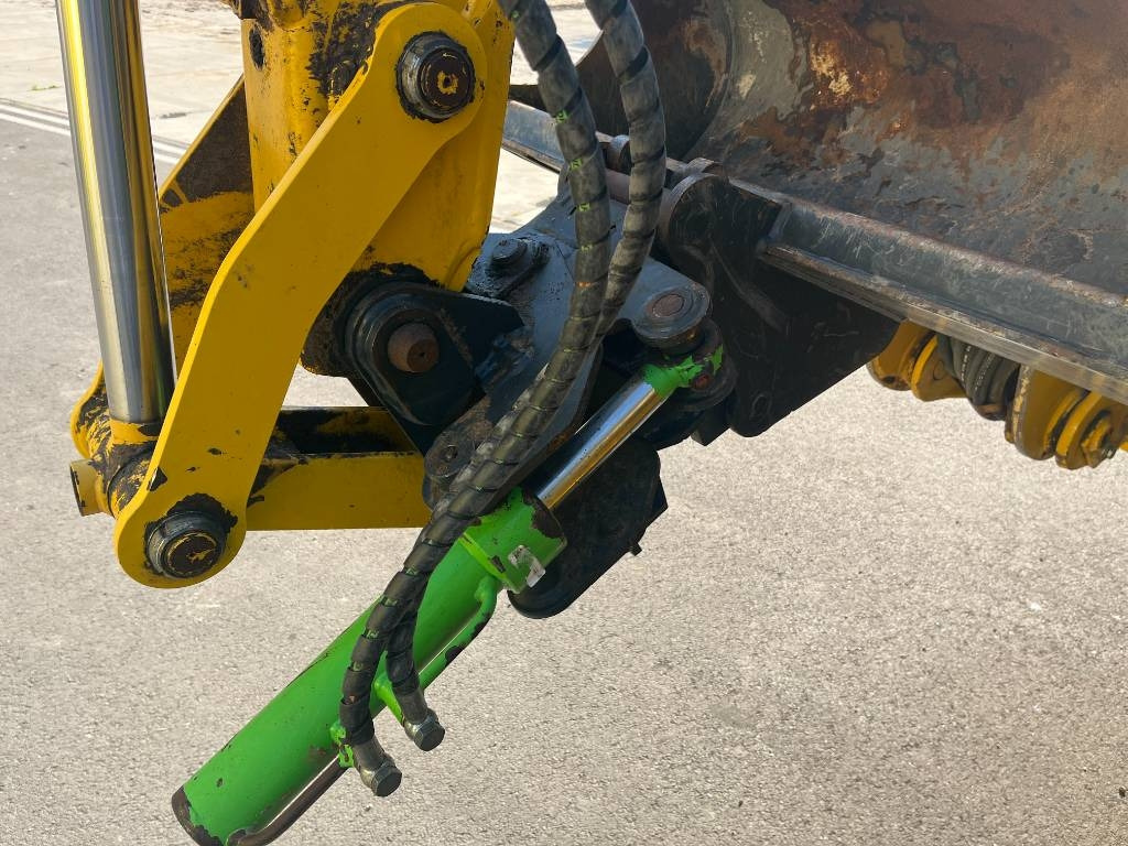 Komatsu WB 97 S-8  - Backhoe loader: picture 5 Komatsu WB 97 S-8  - Backhoe loader: picture 5