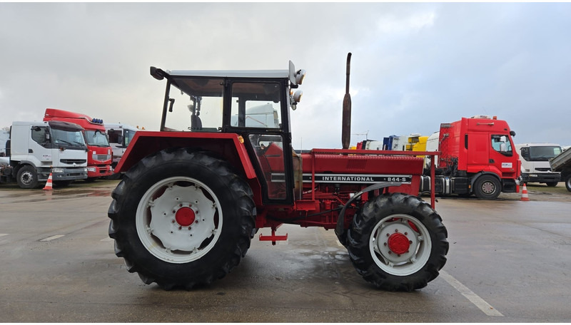 Case International 844 S (4X4 / BELGIAN TRACTOR / PERFECT CONDITION / GEARBOX TOP CONDITION) - Farm tractor: picture 4 Case International 844 S (4X4 / BELGIAN TRACTOR / PERFECT CONDITION / GEARBOX TOP CONDITION) - Farm tractor: picture 4