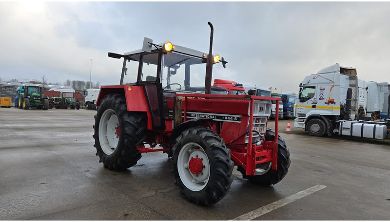 Case International 844 S (4X4 / BELGIAN TRACTOR / PERFECT CONDITION / GEARBOX TOP CONDITION) - Farm tractor: picture 3 Case International 844 S (4X4 / BELGIAN TRACTOR / PERFECT CONDITION / GEARBOX TOP CONDITION) - Farm tractor: picture 3
