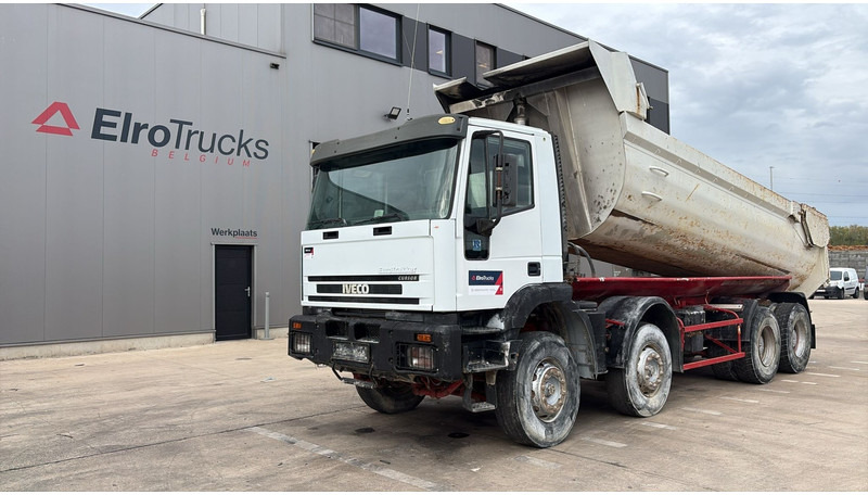 Iveco Eurotrakker 260 E32 (GRAND PONT / LAMES / POMPE MANUELLE / 8X4 / CURSOR 8) - Tipper: picture 1 Iveco Eurotrakker 260 E32 (GRAND PONT / LAMES / POMPE MANUELLE / 8X4 / CURSOR 8) - Tipper: picture 1