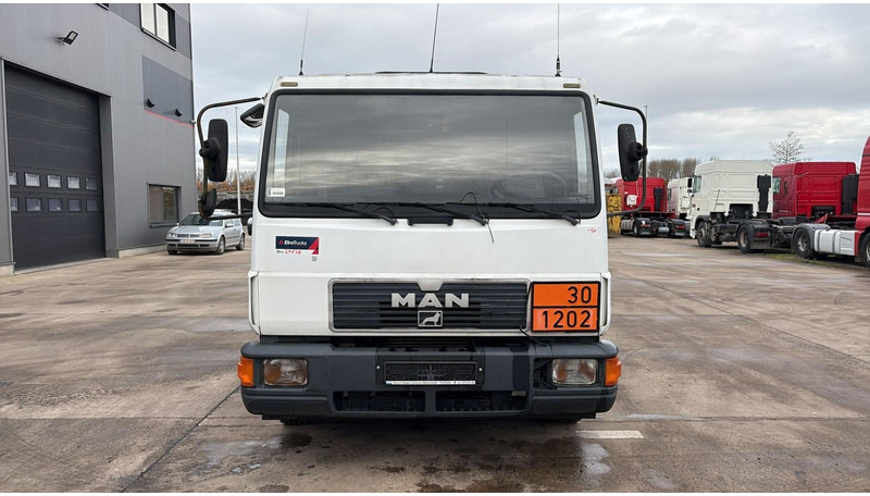 MAN 10.153 (7500L / FULL STEEL / LAMES / BOITE MANUELLE / MANUAL GEARBOX) - Tanker truck: picture 5 MAN 10.153 (7500L / FULL STEEL / LAMES / BOITE MANUELLE / MANUAL GEARBOX) - Tanker truck: picture 5