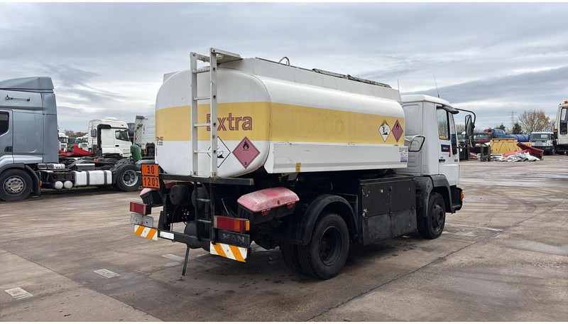 MAN 10.153 (7500L / FULL STEEL / LAMES / BOITE MANUELLE / MANUAL GEARBOX) - Tanker truck: picture 4 MAN 10.153 (7500L / FULL STEEL / LAMES / BOITE MANUELLE / MANUAL GEARBOX) - Tanker truck: picture 4