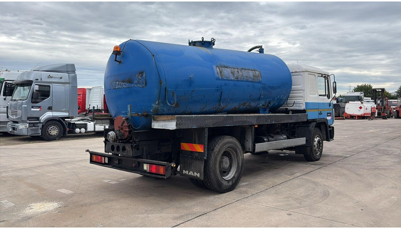 MAN 18.232 (MANUAL PUMP / POMPE MANUELLE / 11.000L) - Vacuum truck: picture 5 MAN 18.232 (MANUAL PUMP / POMPE MANUELLE / 11.000L) - Vacuum truck: picture 5