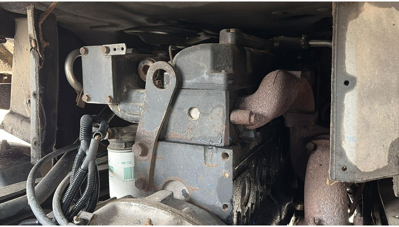 Vacuum truck MAN 18.232 (MANUAL PUMP / POMPE MANUELLE / 11.000L): picture 18