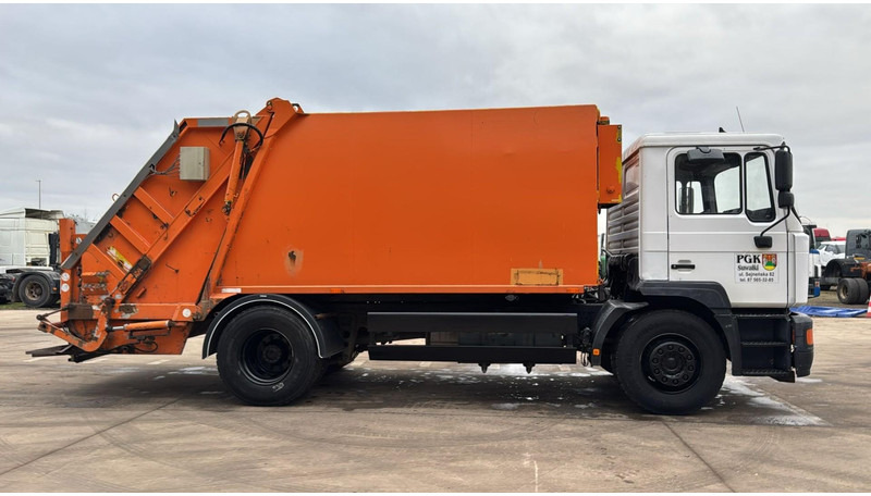 MAN F2000 (GARBAGE TRUCK / TOP CONDITION / 6 CYLINDER / MANUAL GEARBOX) - Refuse truck: picture 4 MAN F2000 (GARBAGE TRUCK / TOP CONDITION / 6 CYLINDER / MANUAL GEARBOX) - Refuse truck: picture 4