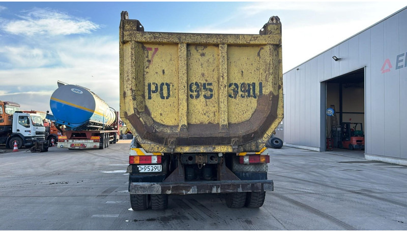 Mercedes-Benz Actros 4141 (8X8 / LAMES / GRAND PONT / V6 / BOITE MANUELLE / MANUAL GEARBOX) - Tipper: picture 5 Mercedes-Benz Actros 4141 (8X8 / LAMES / GRAND PONT / V6 / BOITE MANUELLE / MANUAL GEARBOX) - Tipper: picture 5