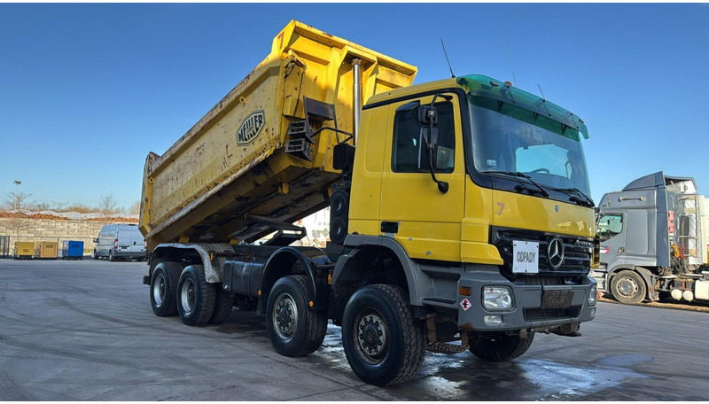 Mercedes-Benz Actros 4141 (8X8 / LAMES / GRAND PONT / V6 / BOITE MANUELLE / MANUAL GEARBOX) - Tipper: picture 2 Mercedes-Benz Actros 4141 (8X8 / LAMES / GRAND PONT / V6 / BOITE MANUELLE / MANUAL GEARBOX) - Tipper: picture 2