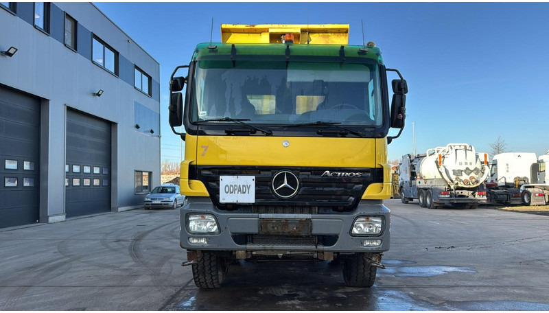 Mercedes-Benz Actros 4141 (8X8 / LAMES / GRAND PONT / V6 / BOITE MANUELLE / MANUAL GEARBOX) - Tipper: picture 4 Mercedes-Benz Actros 4141 (8X8 / LAMES / GRAND PONT / V6 / BOITE MANUELLE / MANUAL GEARBOX) - Tipper: picture 4