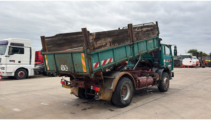 Renault G 300 Manager (LAMES / STEEL SUSP. / GRAND PONT / POMPE MANUELLE) - Tipper: picture 5 Renault G 300 Manager (LAMES / STEEL SUSP. / GRAND PONT / POMPE MANUELLE) - Tipper: picture 5