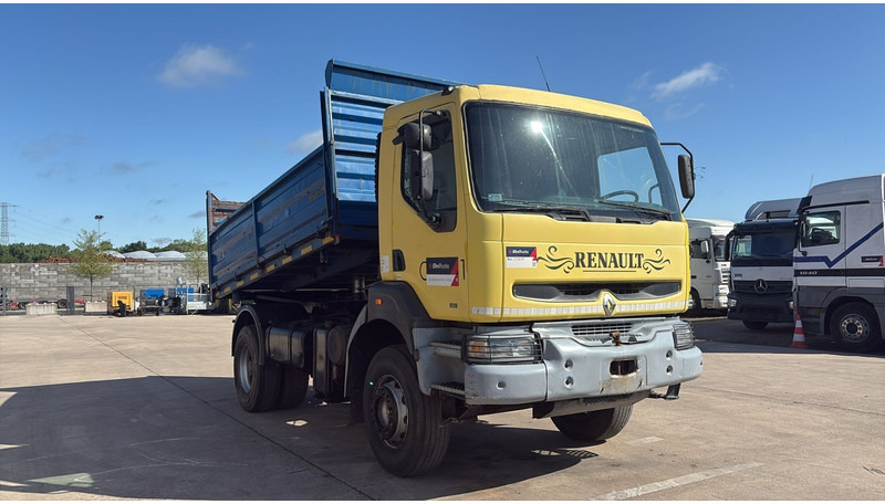 Renault Kerax 385 (BOITE MANUELLE / GRAND PONT / LAMES / MANUAL GEARBOX) - Tipper: picture 3 Renault Kerax 385 (BOITE MANUELLE / GRAND PONT / LAMES / MANUAL GEARBOX) - Tipper: picture 3