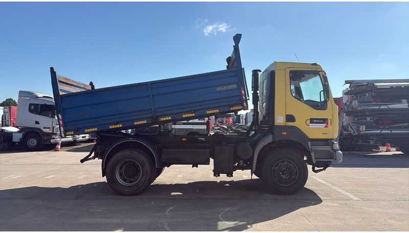 Renault Kerax 385 (BOITE MANUELLE / GRAND PONT / LAMES / MANUAL GEARBOX) - Tipper: picture 4 Renault Kerax 385 (BOITE MANUELLE / GRAND PONT / LAMES / MANUAL GEARBOX) - Tipper: picture 4