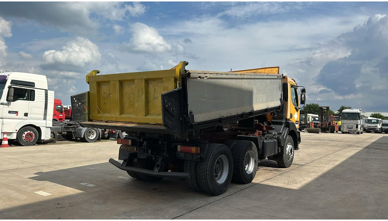 Renault Kerax 385 (POMPE MANUELLE / MANUAL PUMP / 6X4 / LAMES / GRAND PONT) - Tipper: picture 4 Renault Kerax 385 (POMPE MANUELLE / MANUAL PUMP / 6X4 / LAMES / GRAND PONT) - Tipper: picture 4