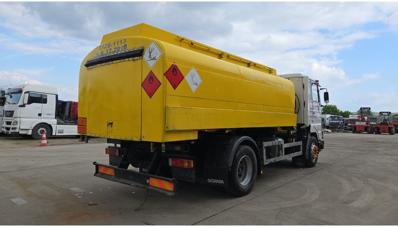 Scania 113-360 (13500L / POMPE MANUELLE / MANUAL PUMP / TOP CONDITION / WITH PUMP + COUNTER !!) - Tanker truck: picture 5 Scania 113-360 (13500L / POMPE MANUELLE / MANUAL PUMP / TOP CONDITION / WITH PUMP + COUNTER !!) - Tanker truck: picture 5