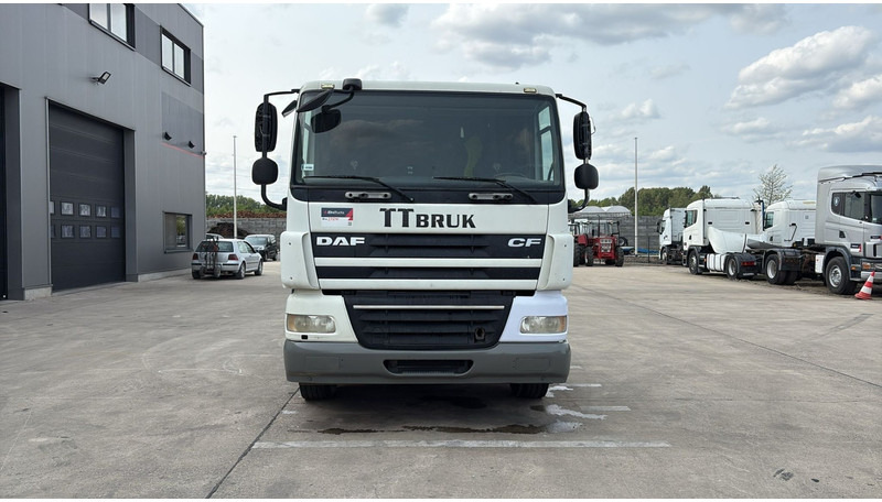 DAF 85 CF 410 (LOW CABIN / PETIT CABINE / TRES PROPRE / CLEAN CONDITION) - Tractor unit: picture 2 DAF 85 CF 410 (LOW CABIN / PETIT CABINE / TRES PROPRE / CLEAN CONDITION) - Tractor unit: picture 2