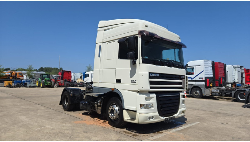 DAF XF 105.460 (BOITE MANUELLE / MANUAL GEARBOX / PROPRE) - Tractor unit: picture 3 DAF XF 105.460 (BOITE MANUELLE / MANUAL GEARBOX / PROPRE) - Tractor unit: picture 3