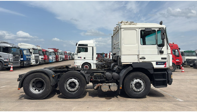 MAN 25.403 (6X2 / 6 CYLINDER / EURO 2 / MANUAL GEARBOX / 8 TYRES) - Tractor unit: picture 3 MAN 25.403 (6X2 / 6 CYLINDER / EURO 2 / MANUAL GEARBOX / 8 TYRES) - Tractor unit: picture 3