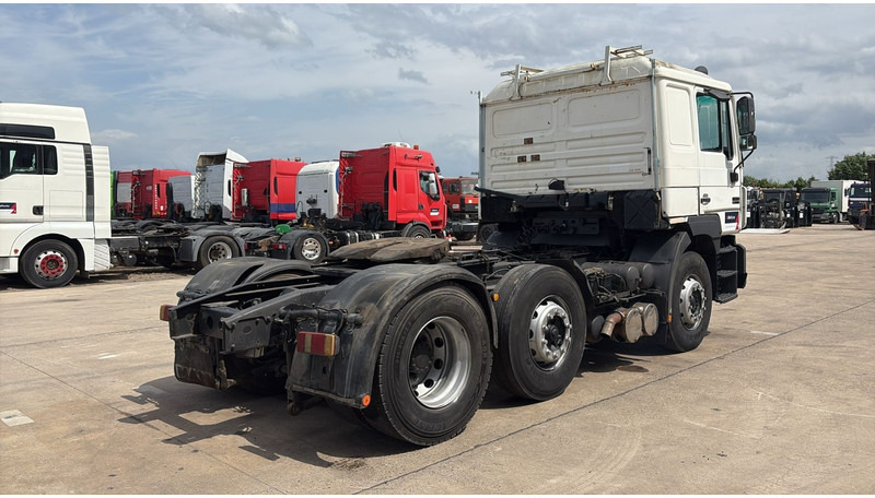 MAN 25.403 (6X2 / 6 CYLINDER / EURO 2 / MANUAL GEARBOX / 8 TYRES) - Tractor unit: picture 4 MAN 25.403 (6X2 / 6 CYLINDER / EURO 2 / MANUAL GEARBOX / 8 TYRES) - Tractor unit: picture 4