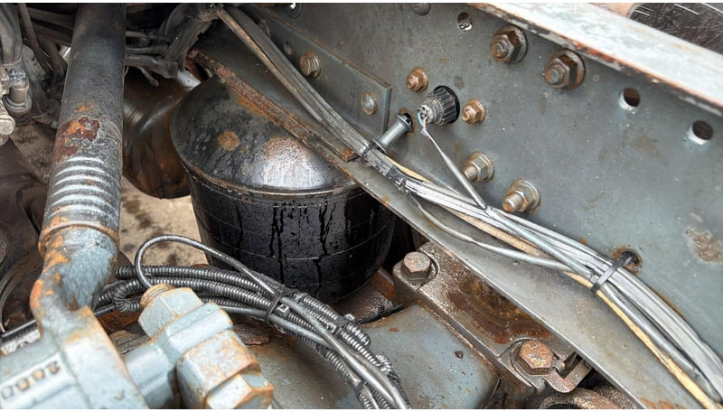 Tractor unit Mercedes-Benz AXOR 1843 (BOITE MANUELLE / MANUAL GEARBOX): picture 10 Tractor unit Mercedes-Benz AXOR 1843 (BOITE MANUELLE / MANUAL GEARBOX): picture 10