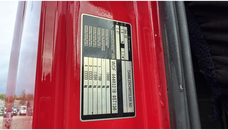 Tractor unit Mercedes-Benz AXOR 1843 (BOITE MANUELLE / MANUAL GEARBOX): picture 18 Tractor unit Mercedes-Benz AXOR 1843 (BOITE MANUELLE / MANUAL GEARBOX): picture 18