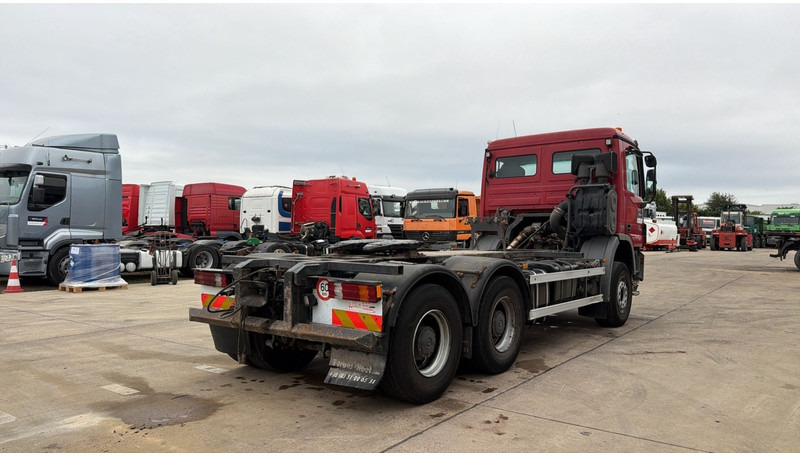 Mercedes-Benz Actros 3341 (EPS / CAMION BELGE !! / SUPS. LAMES / 33 TONNES / 3 PEDALES / MP2 / TRACTEUR ORIGINAL !! / V6 / MP2) - Tractor unit: picture 4 Mercedes-Benz Actros 3341 (EPS / CAMION BELGE !! / SUPS. LAMES / 33 TONNES / 3 PEDALES / MP2 / TRACTEUR ORIGINAL !! / V6 / MP2) - Tractor unit: picture 4