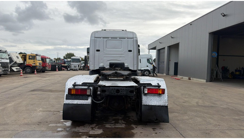 Scania R164-480 (RETARDER / BOITE MANUELLE / MANUAL GEARBOX / STEEL SUSP. / LAMES / V8) - Tractor unit: picture 5 Scania R164-480 (RETARDER / BOITE MANUELLE / MANUAL GEARBOX / STEEL SUSP. / LAMES / V8) - Tractor unit: picture 5