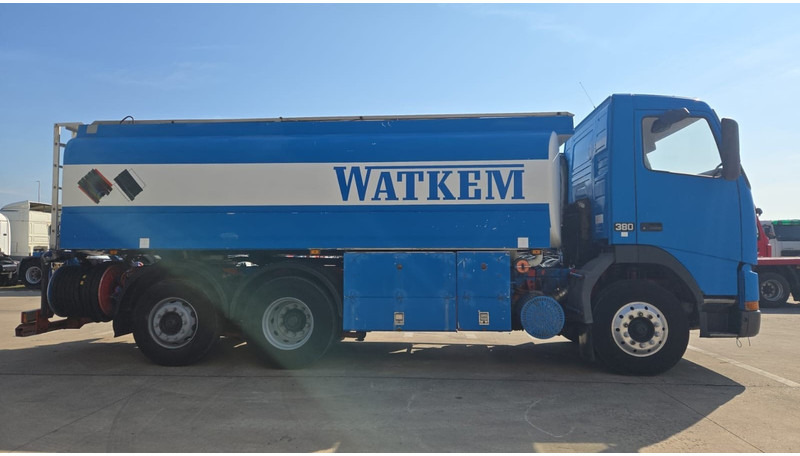Volvo FH 12.380 (20.100 LITERS / PARFAIT ETAT / TOP CONDITION !!! / 6X2 / BOITE MANUELLE) - Tanker truck: picture 4 Volvo FH 12.380 (20.100 LITERS / PARFAIT ETAT / TOP CONDITION !!! / 6X2 / BOITE MANUELLE) - Tanker truck: picture 4