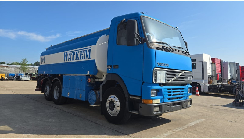 Volvo FH 12.380 (20.100 LITERS / PARFAIT ETAT / TOP CONDITION !!! / 6X2 / BOITE MANUELLE) - Tanker truck: picture 3 Volvo FH 12.380 (20.100 LITERS / PARFAIT ETAT / TOP CONDITION !!! / 6X2 / BOITE MANUELLE) - Tanker truck: picture 3