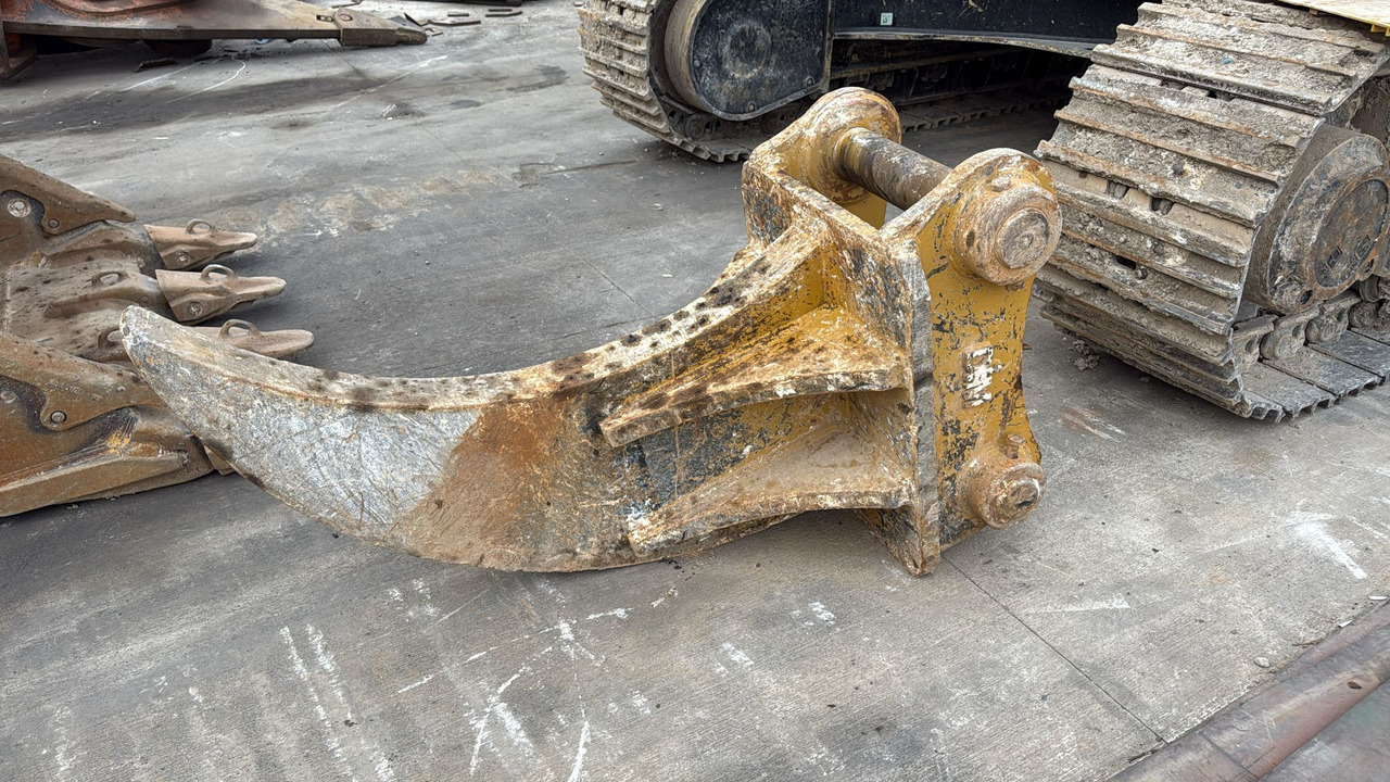 CATERPILLAR 336 Ripper from STOCK - Ripper for Crawler excavator: picture 1 CATERPILLAR 336 Ripper from STOCK - Ripper for Crawler excavator: picture 1