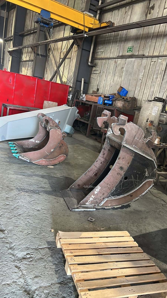 Case CX210 - Excavator bucket for Crawler excavator: picture 2 Case CX210 - Excavator bucket for Crawler excavator: picture 2