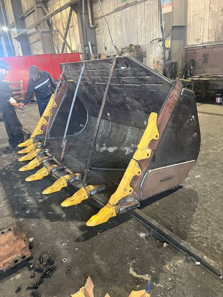 Hitachi ZW220 Rock Bucket - Loader bucket: picture 2 Hitachi ZW220 Rock Bucket - Loader bucket: picture 2