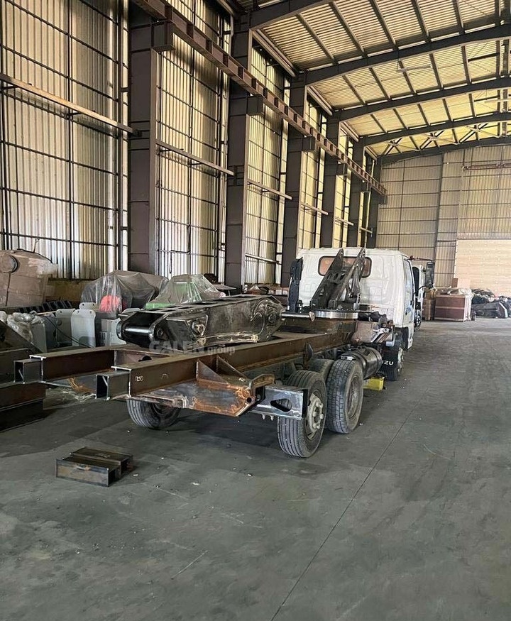 New Knuckle Crane Boom - Crane: picture 1 New Knuckle Crane Boom - Crane: picture 1