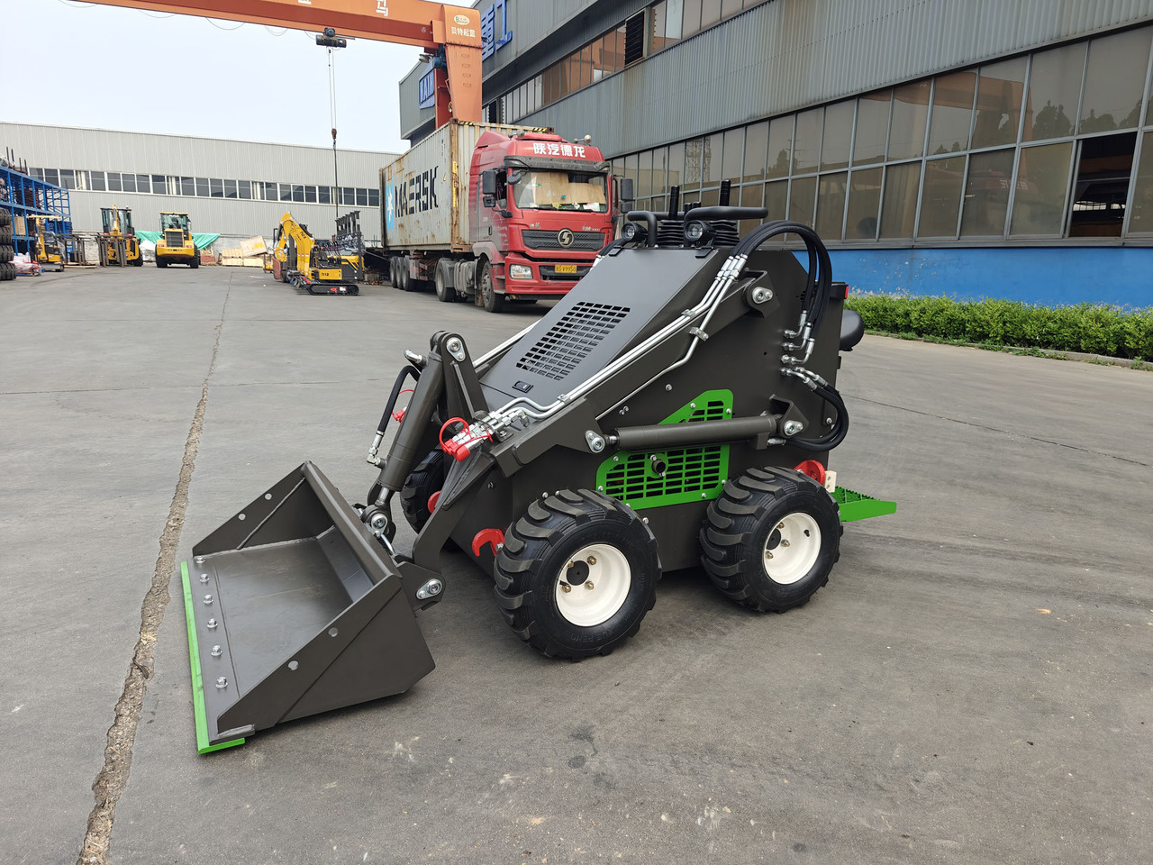 WCM-SL380 - Skid steer loader: picture 3 WCM-SL380 - Skid steer loader: picture 3