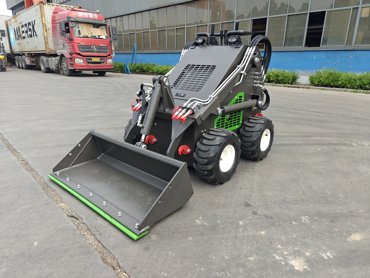 WCM-SL380 - Skid steer loader: picture 2 WCM-SL380 - Skid steer loader: picture 2