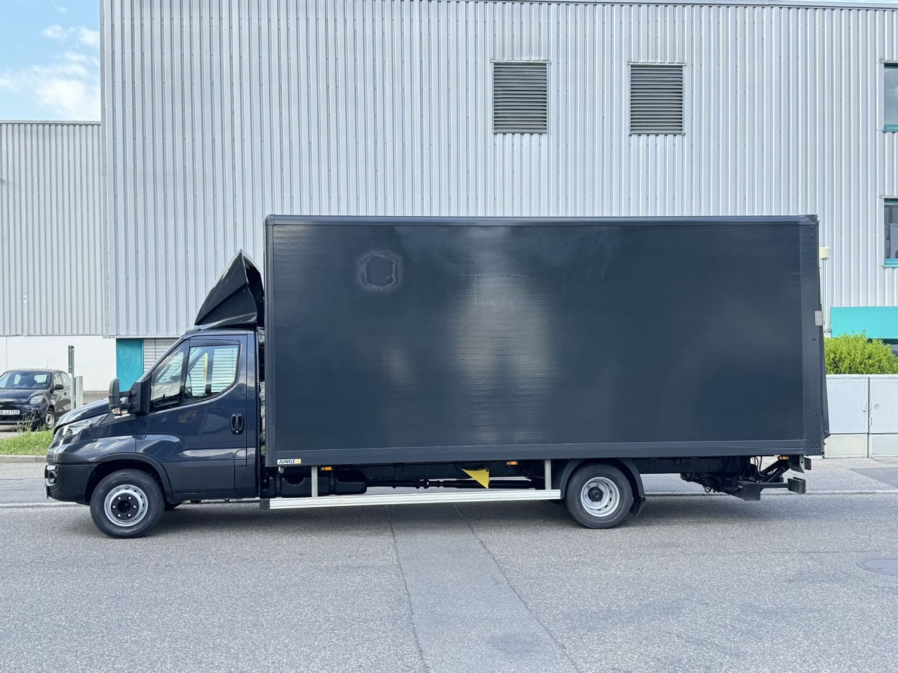 Iveco Daily 72c180 Hi-Matic Koffer LBW Luftgef. Klima - Closed box van: picture 4 Iveco Daily 72c180 Hi-Matic Koffer LBW Luftgef. Klima - Closed box van: picture 4