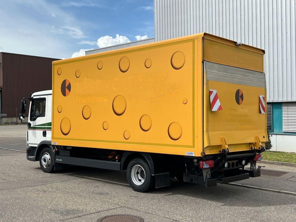 MAN TGL 8.220 Kühlkoffer 5,26m LBW Klima Luftgef. MAN TGL 8.220 Kühlkoffer 5,26m LBW Klima Luftgef. - Refrigerated delivery van: picture 5 MAN TGL 8.220 Kühlkoffer 5,26m LBW Klima Luftgef. MAN TGL 8.220 Kühlkoffer 5,26m LBW Klima Luftgef. - Refrigerated delivery van: picture 5