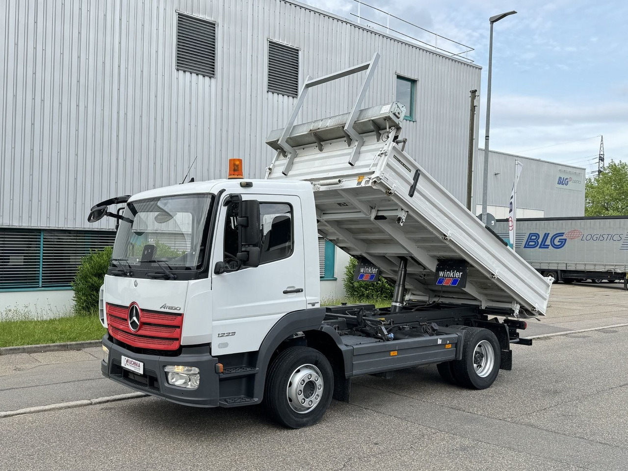 Mercedes-Benz Atego 1223 K Dreiseitenkipper 2xAHK 3-Sitze E6 - Tipper: picture 1 Mercedes-Benz Atego 1223 K Dreiseitenkipper 2xAHK 3-Sitze E6 - Tipper: picture 1