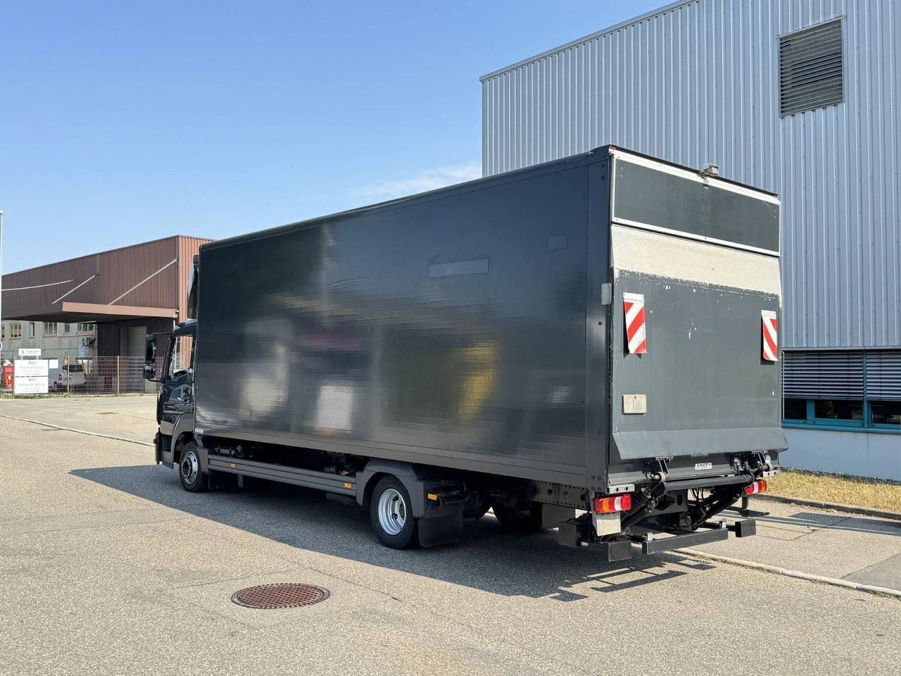 Mercedes-Benz Atego 818L Koffer 7,3m LBW Klima Automatik - Closed box van: picture 5 Mercedes-Benz Atego 818L Koffer 7,3m LBW Klima Automatik - Closed box van: picture 5