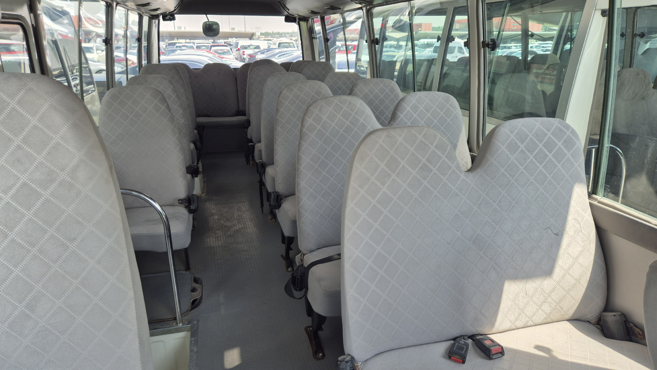 TOYOTA Coaster ... 30 places ... Climatisé - Minibus, People carrier: picture 3 TOYOTA Coaster ... 30 places ... Climatisé - Minibus, People carrier: picture 3