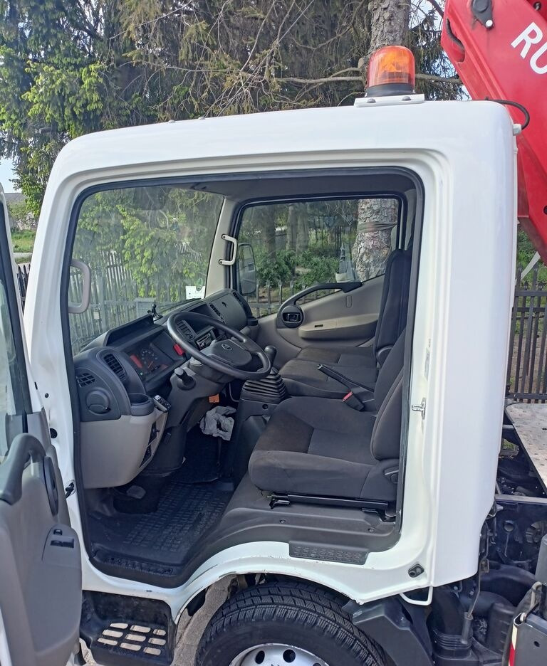 Nissan NT400 - Truck mounted aerial platform: picture 3 Nissan NT400 - Truck mounted aerial platform: picture 3