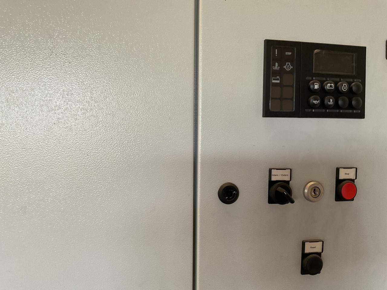 Cummins QST30G2, 1200KVA, Brand new. - Generator set: picture 5 Cummins QST30G2, 1200KVA, Brand new. - Generator set: picture 5