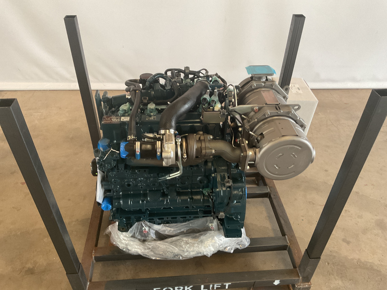 Kubota  V3307 CR-T - Engine: picture 2 Kubota  V3307 CR-T - Engine: picture 2